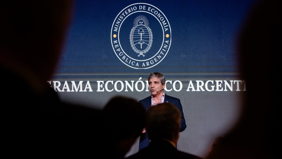 Argentina on Brink: Government Pushes for Radical Labour Reforms Amid Economic Crisis