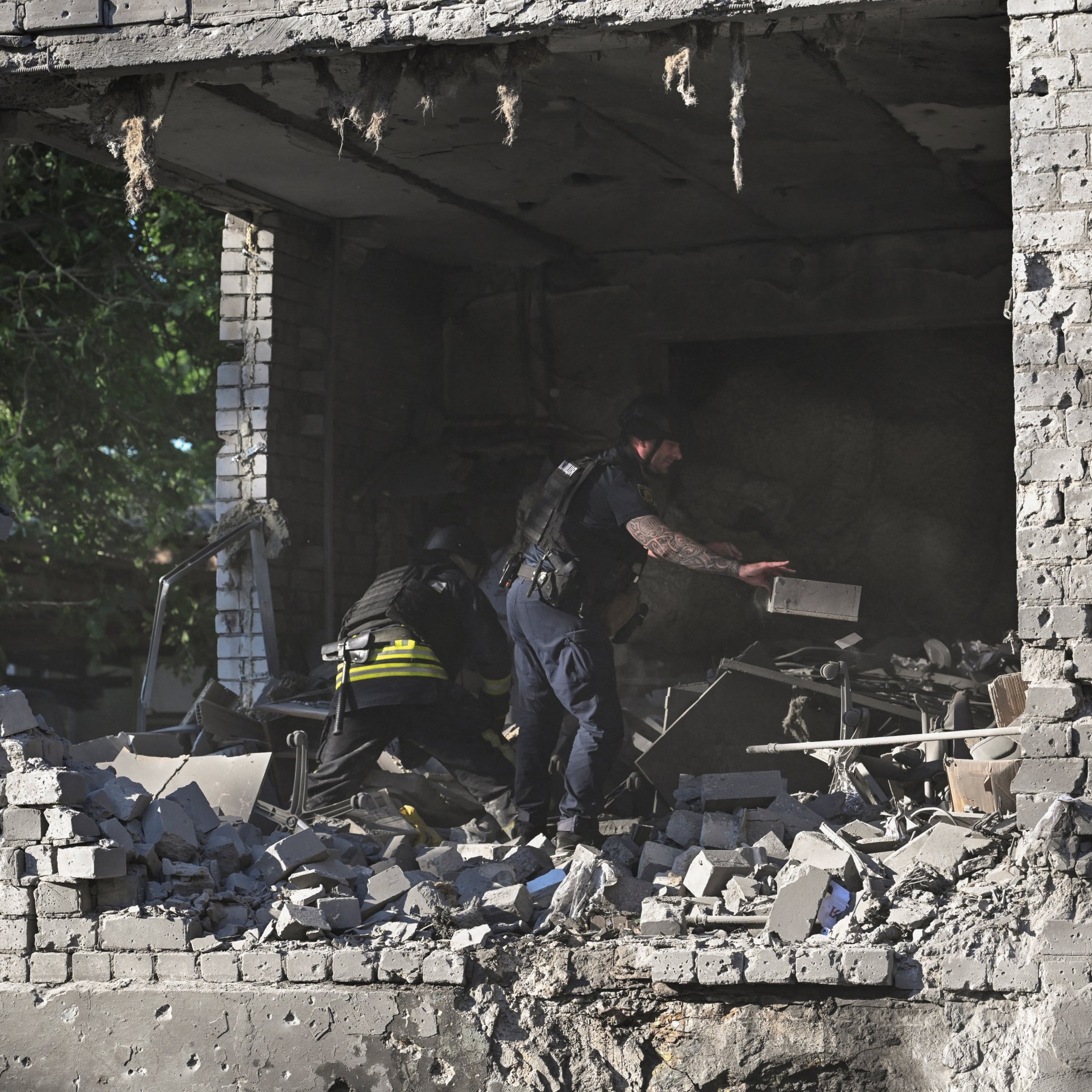 Children Injured in Dnipro Strikes Amid Overnight Russian Assaults