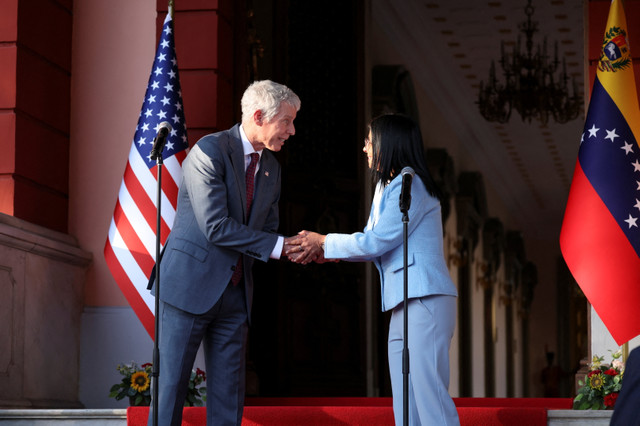 Delcy Rodríguez meets US Energy Secretary Chris Wright in Caracas