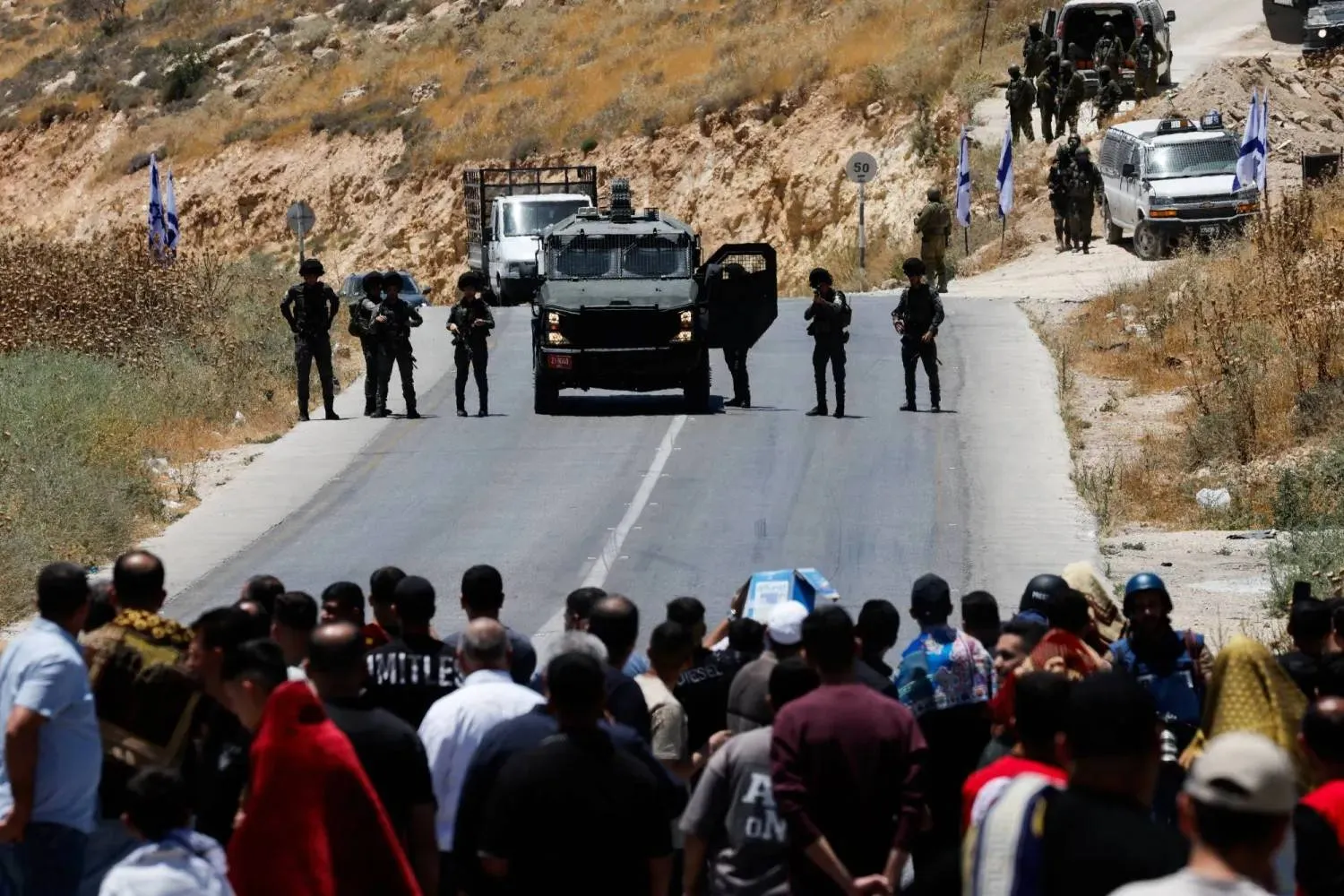 Iraq Holding Over 5,000 ISIS Members Transferred from Syria for Trial