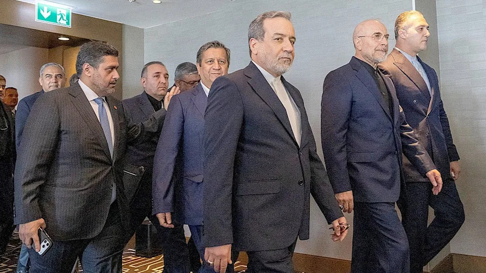 Foreign Minister Meets Secretary of Iran's Supreme National Security Council